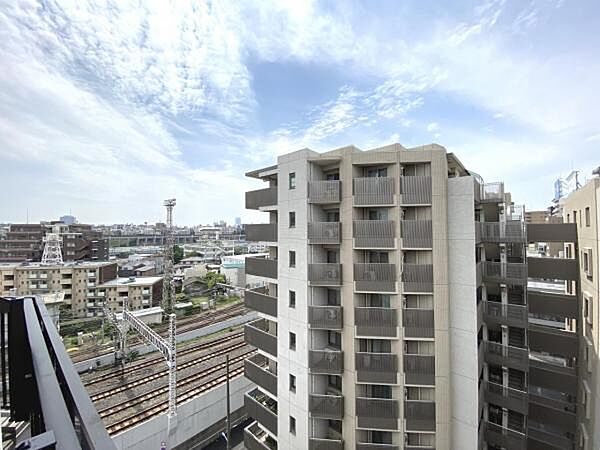 9階建て9階部分最上階角住戸。陽当り、眺望良好。 2022年築浅マンション