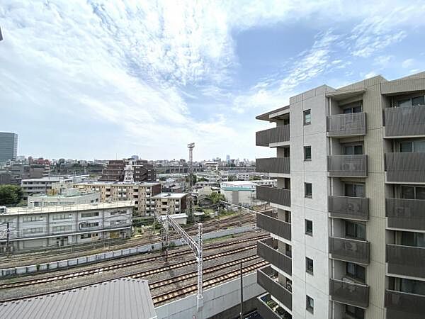 9階建て9階部分最上階角住戸。陽当り、眺望良好。 2022年築浅マンション