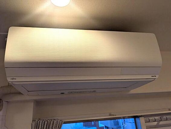 リビングにはエ...