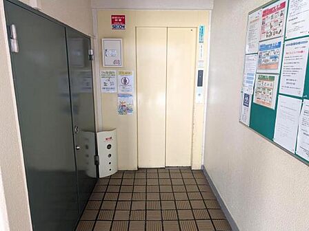 エレベーターは1基設置、重たいお荷物をお持ちの日でも安心です