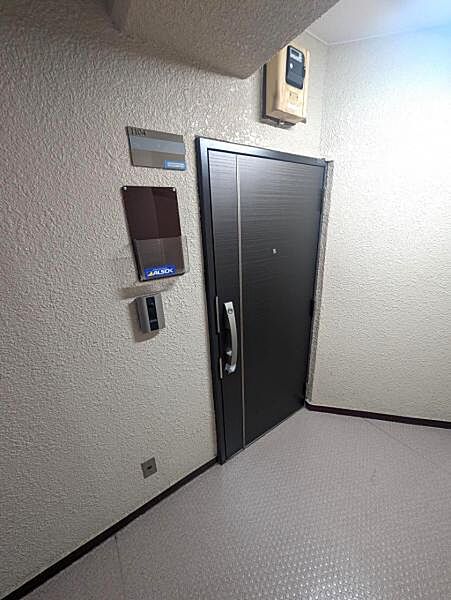 眺望良好な11階のお住まい、室内リフォーム済です