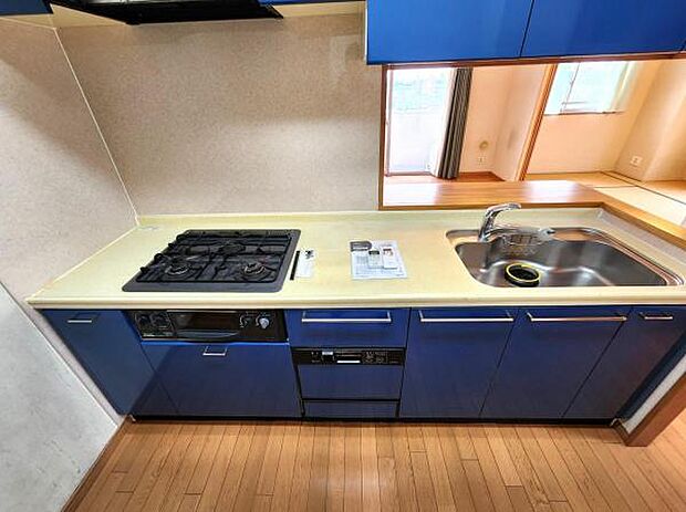 食洗機のついたシステムキッチン