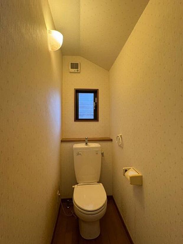 2階トイレ。（ウォシュレットはありません）