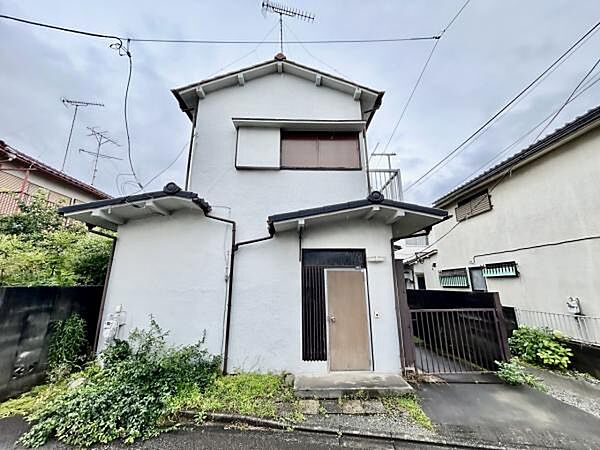 約26坪の整形地のお家です♪リフォームベースや戸建用地としてお好きなハウスメーカにて建築できます♪