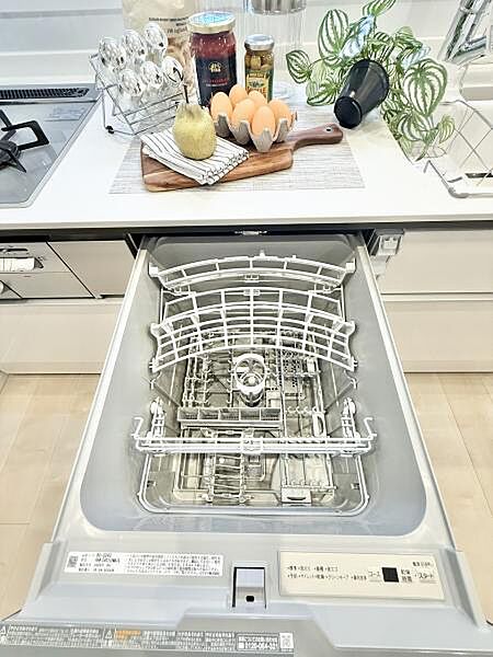 家事の負担を軽減するビルトイン食器洗浄乾燥機付き！