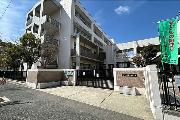 金楽寺小学校[公立]の外観