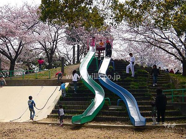 田能西公園の外観