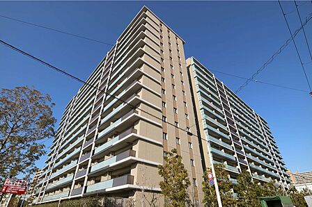 クラッシィハウス尼崎GRANDPLACEの外観（南東側から）