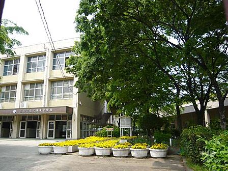 武庫東中学校[公立]の外観