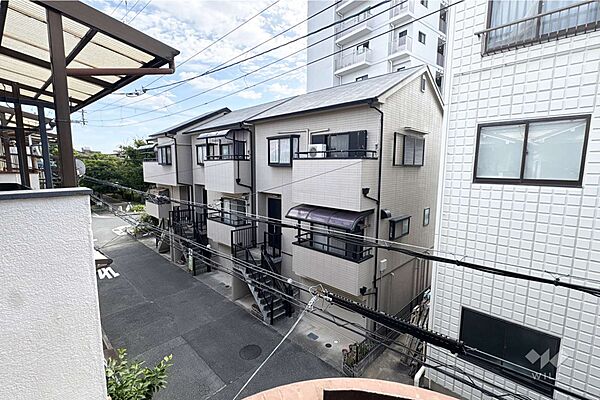バルコニーからの眺め（南西方向）［2026年8月11日撮影］