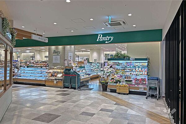 パントリー(ソコラ塚口店)の外観