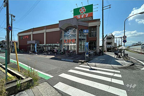 ライフ(武庫川店)の外観