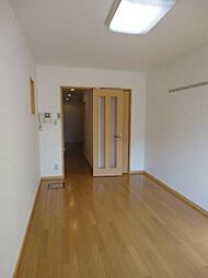 シャノワール 1階1Kのリビング/ダイニング