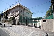 名古屋市立あずま中学校 646m