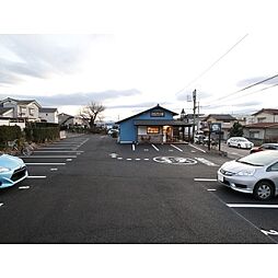 岡田松岡駐車場