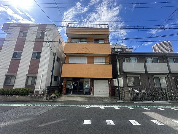 販売現地