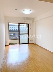 JR中央本線 三鷹駅 徒歩20分の賃貸マンション 3階ワンルームのリビング/ダイニング