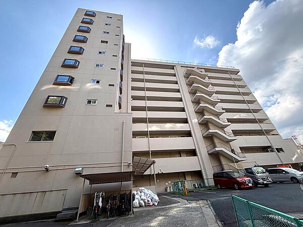 忙しく過ぎゆく日常を置き去るほど、ゆったりした時間が流れる住環境。『快適』は「家」と「街」と「環境」が調和した時に訪れるだと改めて感じさせてくれます。