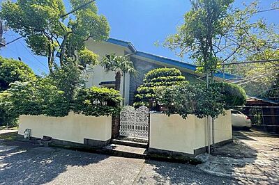 外観:三井不動産分譲の温泉付き別荘地内のRC造大型邸宅 外観:三井不動産分譲の温泉付き別荘地内のRC造大型邸宅