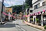 周辺：奥湯河原温泉街の入口に位置する情緒ある物件です