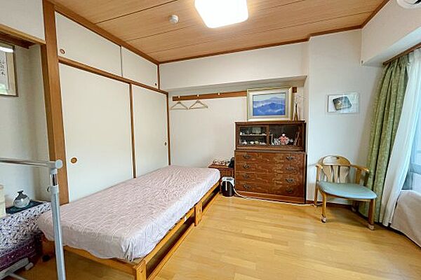 洋室も7帖近くあります