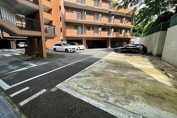 駐車場　空き状況はご確認ください