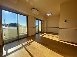 インペリアル南大高 2階2LDKのリビング/ダイニング