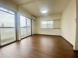 カメリア 2階2DKのリビング/ダイニング