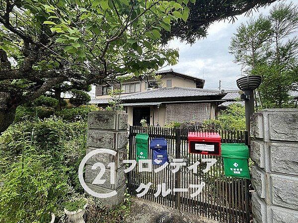 門扉付きの玄関です