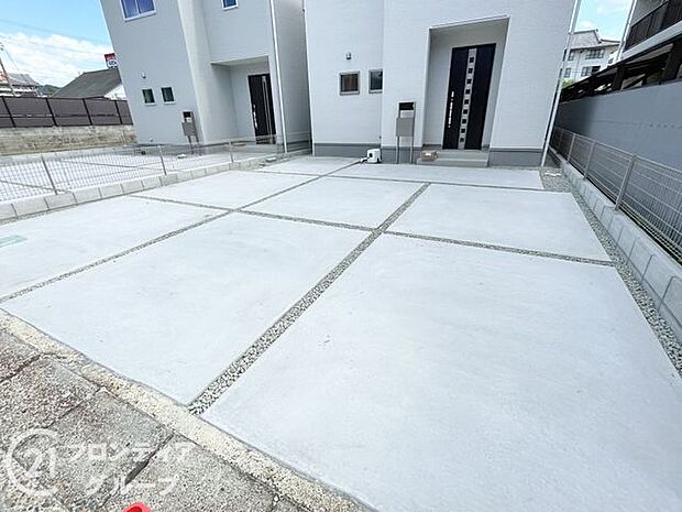 お車持ちの方にも嬉しいカースペース完備