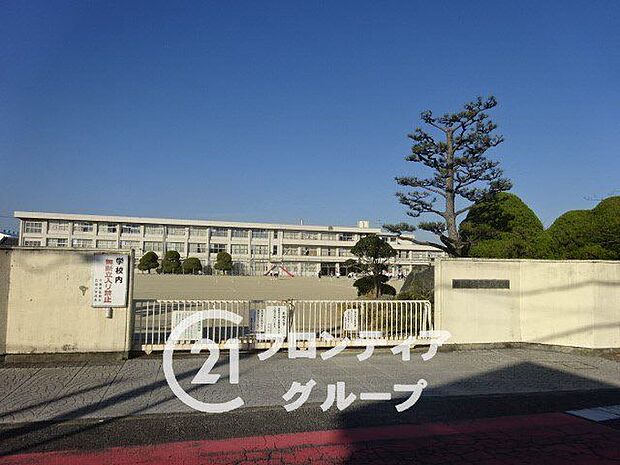 橿原市立真菅小学校 徒歩9分。 660m