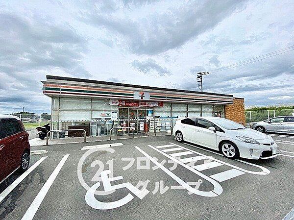 セブンイレブン香芝磯壁4丁目店 徒歩9分。 680m