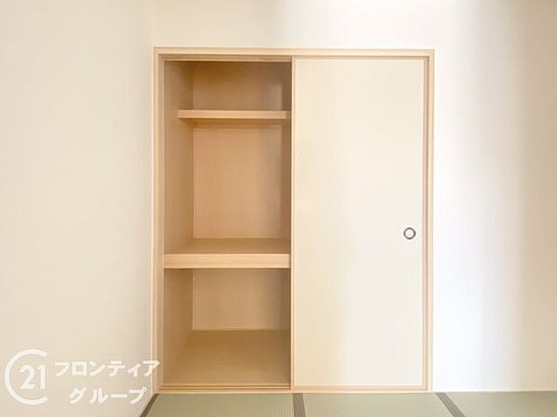 新しい畳の香りのするタタミスペースは、使い方色々。客室やお布団で寝るときにぴったりの空間ですね。