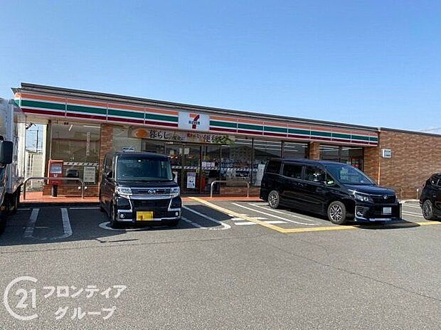 セブンイレブン広陵町笠東店 徒歩7分。 490m