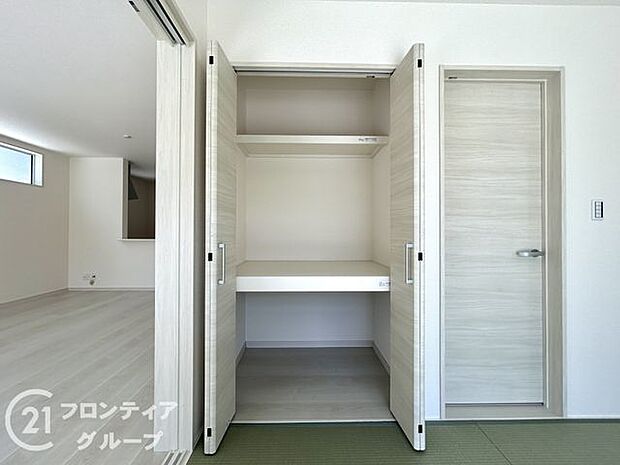 お子様のおもちゃや来客時の座布団などもしっかり収納いただけます!