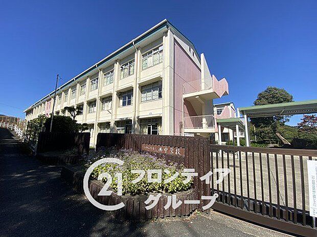 天理市立西中学校 徒歩25分。 2000m