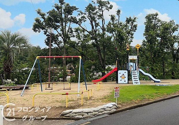 東生駒北第1公園 徒歩33分。 2580m