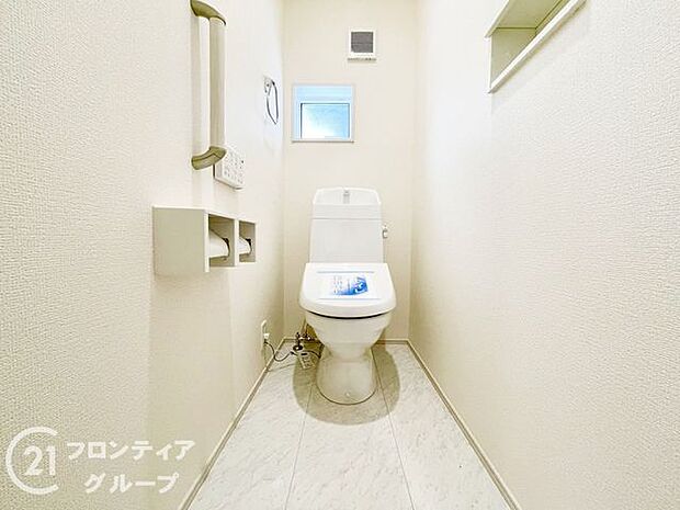 トイレは1階と2階の2カ所に設置！階段を上り下りせずに使用できるので、高齢の方にも安心です！