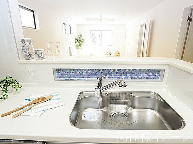 \同仕様写真/ワイドシンクなので家族が増えても洗い物楽々です