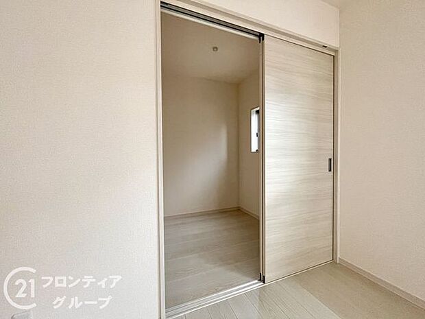 各室に収納スペ―スがありますのでお部屋スッキリ片付きますね