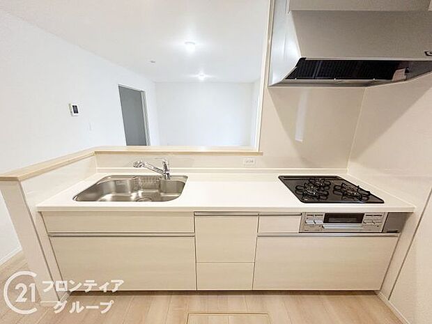 お手入れが楽に行える換気扇やステンレスワークトップは毎日お料理する奥様の味方!