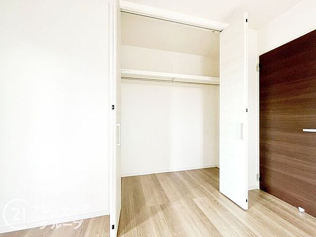 各室に収納スペ―スがありますのでお部屋スッキリ片付きますね