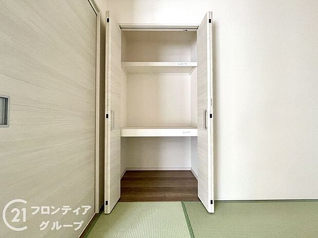 押入れには、お子様のおもちゃや来客時の座布団などもしっかり収納いただけます!