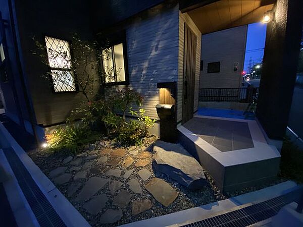 【外構施工例】充実したアフターサポートで安心！当社は誠実に、丁寧に、お客様一人ひとりに永く安心してお住まいいただけるようなお付き合いをさせていただきます
