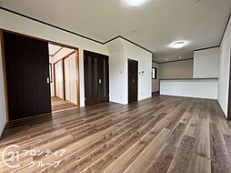 橿原市五条野町　中古一戸建て 4LDKのリビング/ダイニング