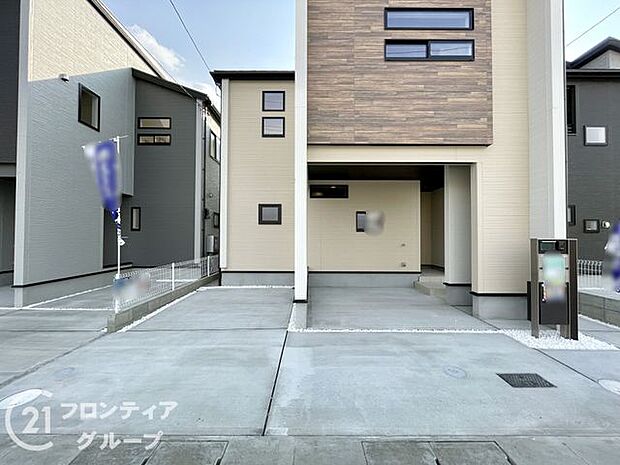 使いやすい駐車場で、家族全員が快適に利用できるスペースです