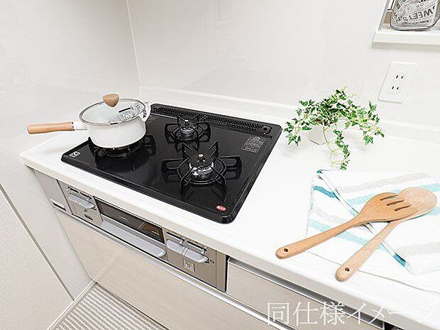 ＼同仕様写真／ビルトインコンロでお手入れラクラク。吹きこぼれのお掃除もらくらくです。