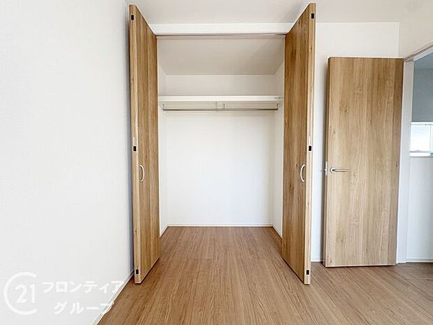 お子様が大きくなってもたくさん収納しておけますね!