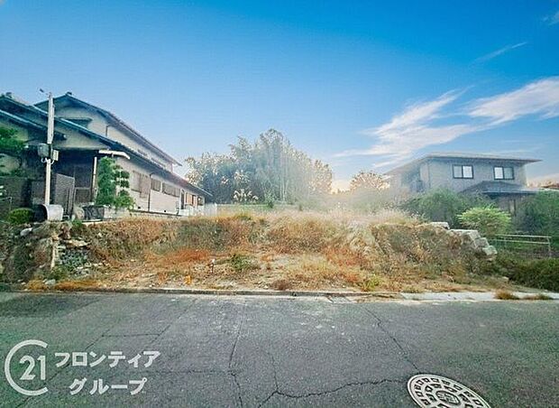 現地写真更新!現地の説明はもちろん、モデルハウスご見学も可能!同社施工物件をご見学していただきますので、実際に使用される設備やお家の雰囲気などをご確認ください