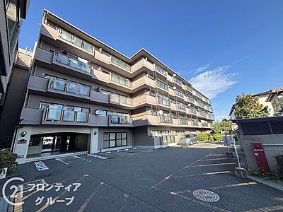 外観：バルコニー南向きで日当たり良好です。